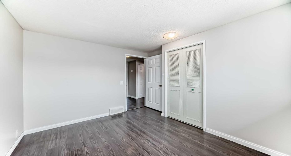 24 Abergale Way, Calgary, Alberta T2A 6H7, 3 Bedrooms Bedrooms, ,2 BathroomsBathrooms,Residential,For Sale,Abergale,A2294384