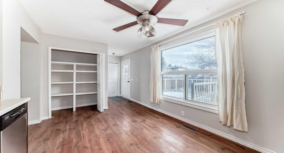 24 Abergale Way, Calgary, Alberta T2A 6H7, 3 Bedrooms Bedrooms, ,2 BathroomsBathrooms,Residential,For Sale,Abergale,A2294384