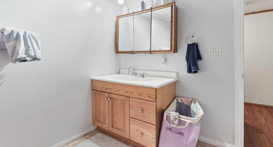 1410 43 Street, Lethbridge, Alberta T1K 3S5, 3 Bedrooms Bedrooms, ,1 BathroomBathrooms,Mobile,For Sale,43,A2294410