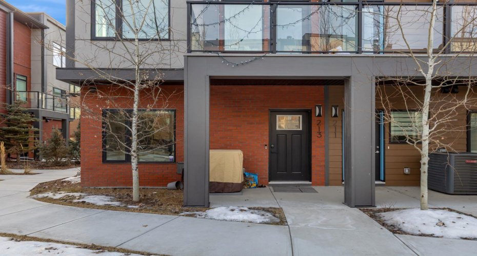 213 Greenbriar Common, Calgary, Alberta T3B6J3, 3 Bedrooms Bedrooms, ,4 BathroomsBathrooms,Residential,For Sale,Greenbriar,A2294428