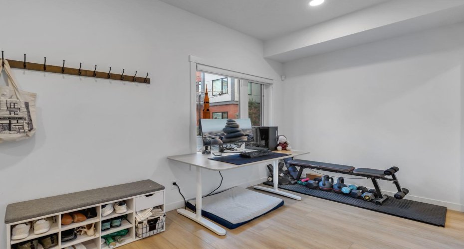 213 Greenbriar Common, Calgary, Alberta T3B6J3, 3 Bedrooms Bedrooms, ,4 BathroomsBathrooms,Residential,For Sale,Greenbriar,A2294428