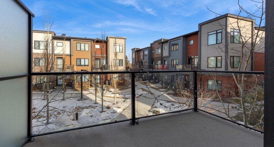 213 Greenbriar Common, Calgary, Alberta T3B6J3, 3 Bedrooms Bedrooms, ,4 BathroomsBathrooms,Residential,For Sale,Greenbriar,A2294428