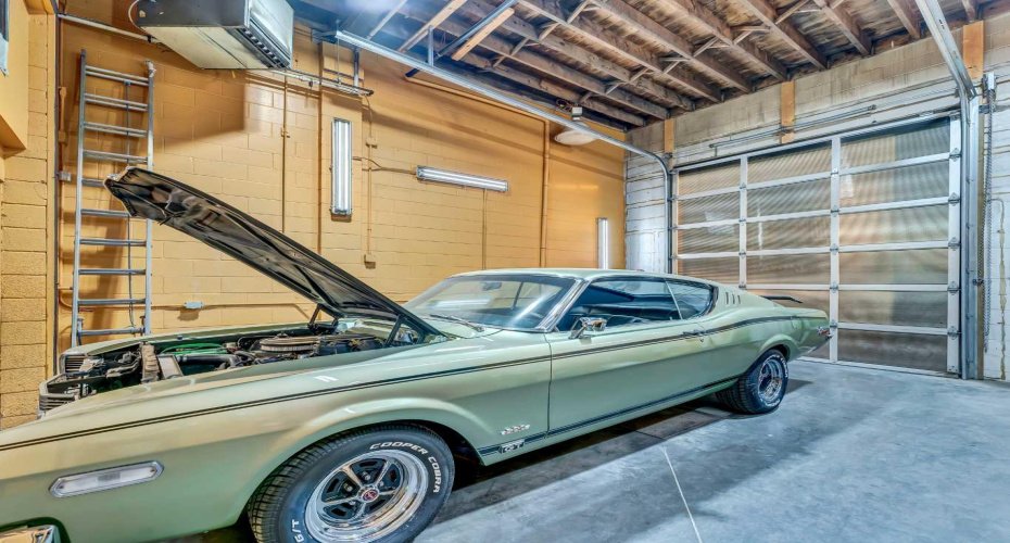 674 17 Street, Medicine Hat, Alberta T1A 4X7, ,Commercial,For Sale,17,A2294431