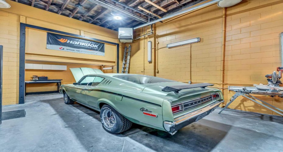 674 17 Street, Medicine Hat, Alberta T1A 4X7, ,Commercial,For Sale,17,A2294431