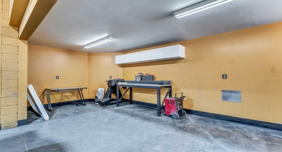 674 17 Street, Medicine Hat, Alberta T1A 4X7, ,Commercial,For Sale,17,A2294431