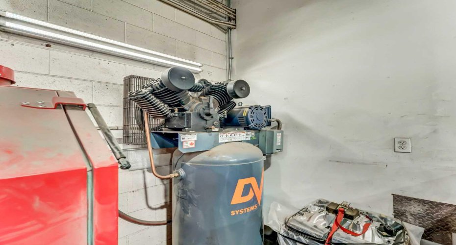 674 17 Street, Medicine Hat, Alberta T1A 4X7, ,Commercial,For Sale,17,A2294431