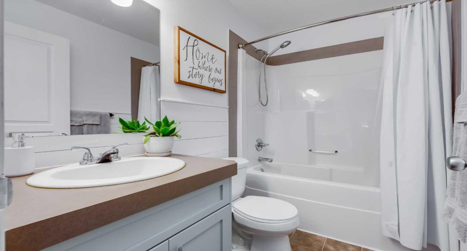 Main Bathroom Upstairs