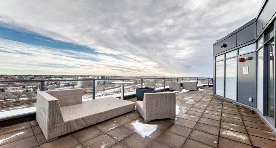 18th-floor rooftop terrace