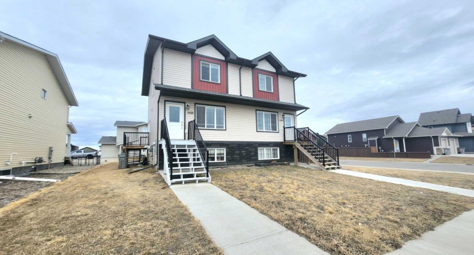 11428 106 Avenue, Grande Prairie, Alberta t8v 6m5, 2 Bedrooms Bedrooms, ,2 BathroomsBathrooms,Residential,For Sale,106,A2294457