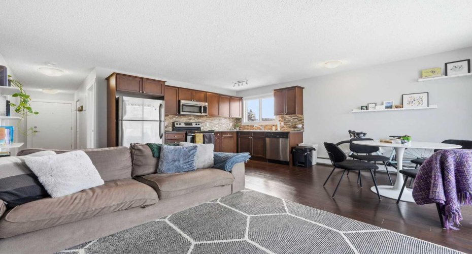 2117 16 Street, Calgary, Alberta T2T4E5, 1 Bedroom Bedrooms, ,1 BathroomBathrooms,Residential,For Sale,16,A2294470