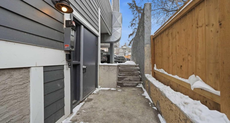 2117 16 Street, Calgary, Alberta T2T4E5, 1 Bedroom Bedrooms, ,1 BathroomBathrooms,Residential,For Sale,16,A2294470