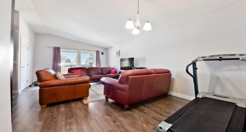 1141 35 Street, Calgary, Alberta T2A 1A7, 6 Bedrooms Bedrooms, ,4 BathroomsBathrooms,Residential,For Sale,35,A2294495