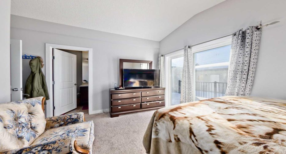 1141 35 Street, Calgary, Alberta T2A 1A7, 6 Bedrooms Bedrooms, ,4 BathroomsBathrooms,Residential,For Sale,35,A2294495