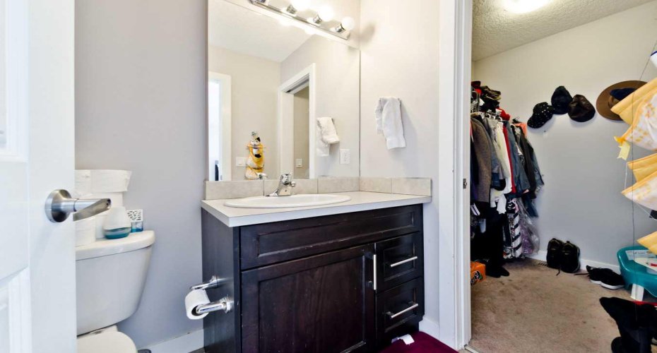 1141 35 Street, Calgary, Alberta T2A 1A7, 6 Bedrooms Bedrooms, ,4 BathroomsBathrooms,Residential,For Sale,35,A2294495