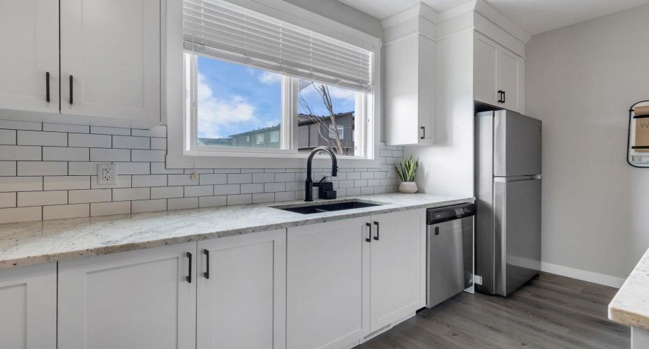 11 Sage Bluff Gate, Calgary, Alberta T3R 1T5, 2 Bedrooms Bedrooms, ,3 BathroomsBathrooms,Residential,For Sale,Sage Bluff,A2294497