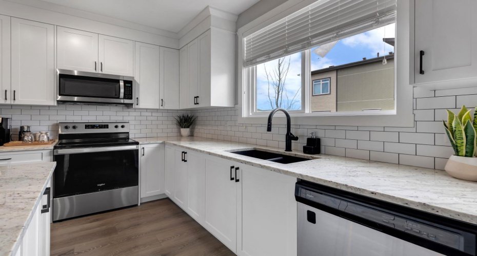 11 Sage Bluff Gate, Calgary, Alberta T3R 1T5, 2 Bedrooms Bedrooms, ,3 BathroomsBathrooms,Residential,For Sale,Sage Bluff,A2294497