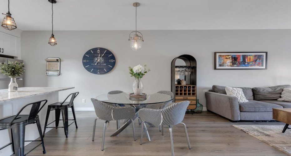 11 Sage Bluff Gate, Calgary, Alberta T3R 1T5, 2 Bedrooms Bedrooms, ,3 BathroomsBathrooms,Residential,For Sale,Sage Bluff,A2294497