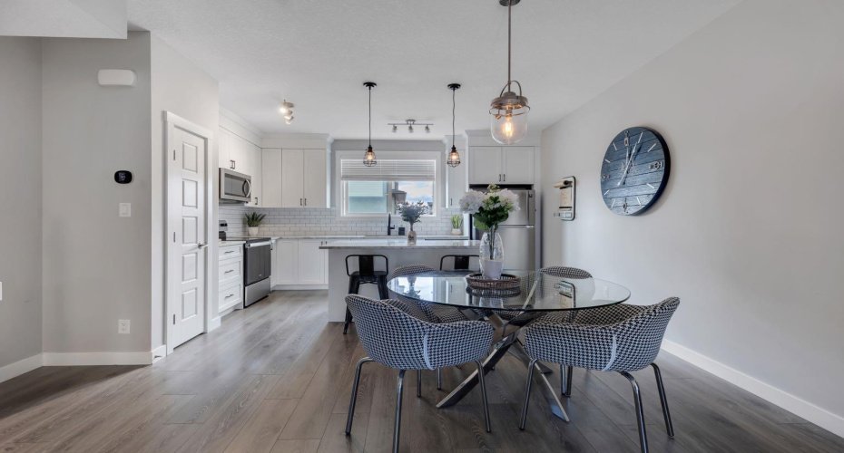 11 Sage Bluff Gate, Calgary, Alberta T3R 1T5, 2 Bedrooms Bedrooms, ,3 BathroomsBathrooms,Residential,For Sale,Sage Bluff,A2294497