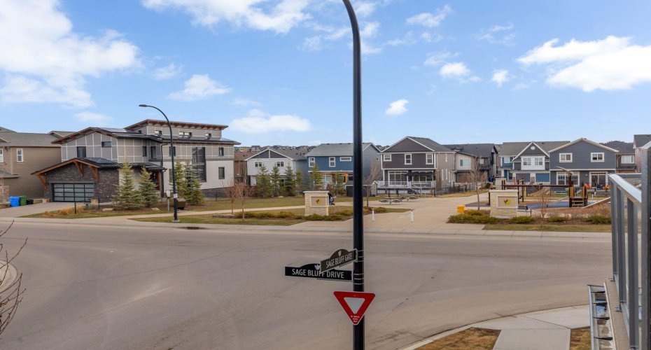 11 Sage Bluff Gate, Calgary, Alberta T3R 1T5, 2 Bedrooms Bedrooms, ,3 BathroomsBathrooms,Residential,For Sale,Sage Bluff,A2294497