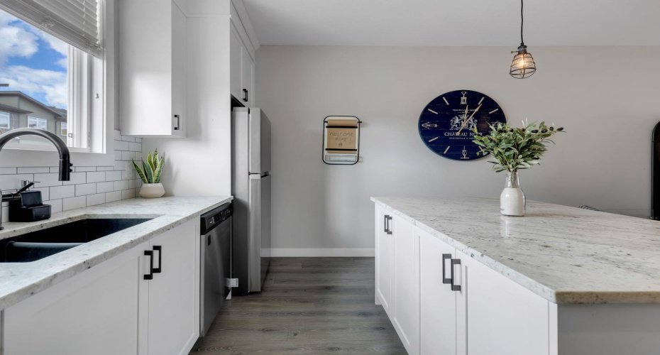 11 Sage Bluff Gate, Calgary, Alberta T3R 1T5, 2 Bedrooms Bedrooms, ,3 BathroomsBathrooms,Residential,For Sale,Sage Bluff,A2294497