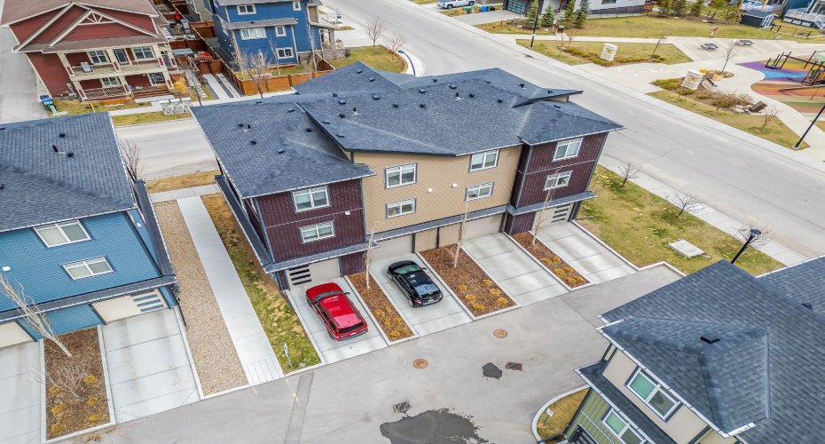 11 Sage Bluff Gate, Calgary, Alberta T3R 1T5, 2 Bedrooms Bedrooms, ,3 BathroomsBathrooms,Residential,For Sale,Sage Bluff,A2294497