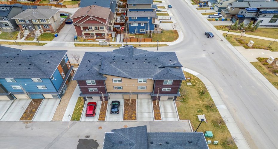 11 Sage Bluff Gate, Calgary, Alberta T3R 1T5, 2 Bedrooms Bedrooms, ,3 BathroomsBathrooms,Residential,For Sale,Sage Bluff,A2294497