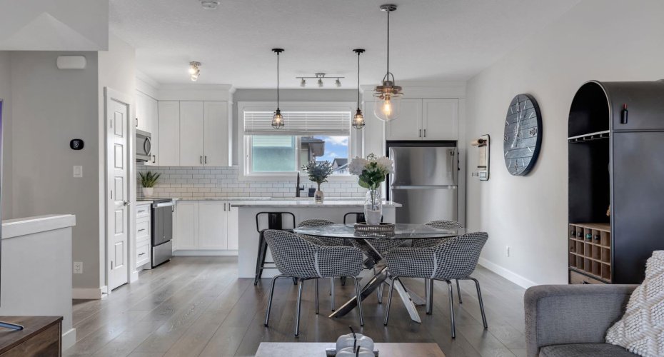 11 Sage Bluff Gate, Calgary, Alberta T3R 1T5, 2 Bedrooms Bedrooms, ,3 BathroomsBathrooms,Residential,For Sale,Sage Bluff,A2294497