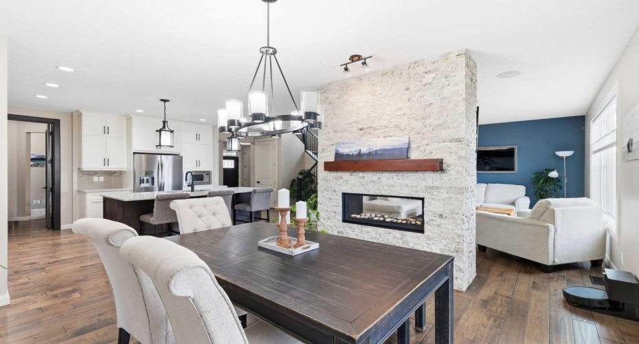 113 Kinniburgh Way, Chestermere, Alberta T1X 0R8, 4 Bedrooms Bedrooms, ,4 BathroomsBathrooms,Residential,For Sale,Kinniburgh,A2294516