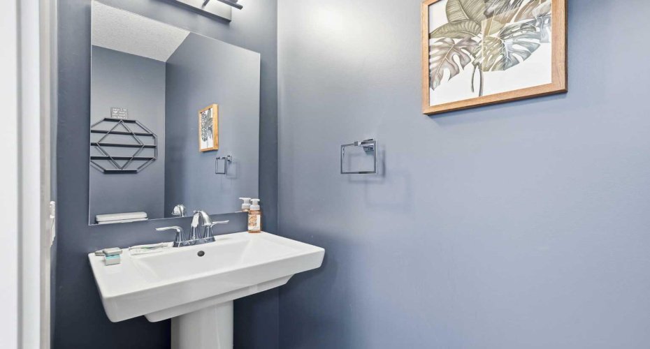 113 Kinniburgh Way, Chestermere, Alberta T1X 0R8, 4 Bedrooms Bedrooms, ,4 BathroomsBathrooms,Residential,For Sale,Kinniburgh,A2294516