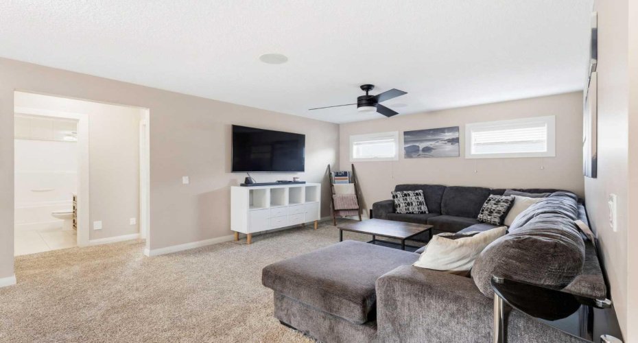 113 Kinniburgh Way, Chestermere, Alberta T1X 0R8, 4 Bedrooms Bedrooms, ,4 BathroomsBathrooms,Residential,For Sale,Kinniburgh,A2294516