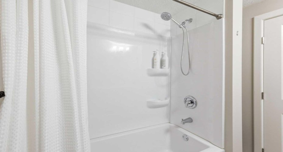 113 Kinniburgh Way, Chestermere, Alberta T1X 0R8, 4 Bedrooms Bedrooms, ,4 BathroomsBathrooms,Residential,For Sale,Kinniburgh,A2294516