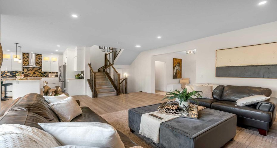 1315 Bayside Drive, Airdrie, Alberta T4B4G7, 6 Bedrooms Bedrooms, ,4 BathroomsBathrooms,Residential,For Sale,Bayside,A2294551