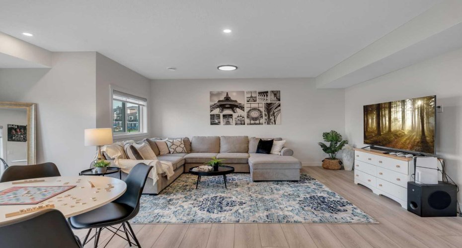 1315 Bayside Drive, Airdrie, Alberta T4B4G7, 6 Bedrooms Bedrooms, ,4 BathroomsBathrooms,Residential,For Sale,Bayside,A2294551