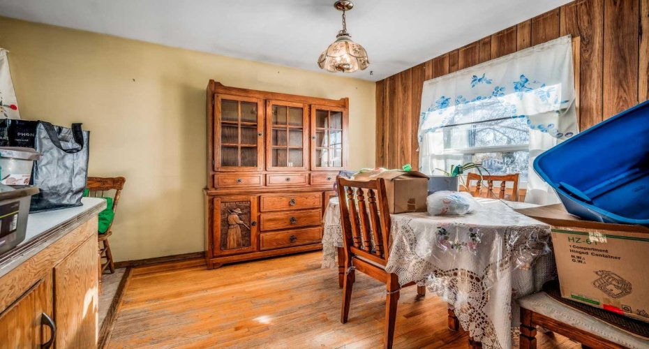 3452 37 Street, Calgary, Alberta T3E 3C1, 3 Bedrooms Bedrooms, ,1 BathroomBathrooms,Residential,For Sale,37,A2294567