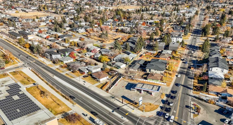 3452 37 Street, Calgary, Alberta T3E 3C1, 3 Bedrooms Bedrooms, ,1 BathroomBathrooms,Residential,For Sale,37,A2294567