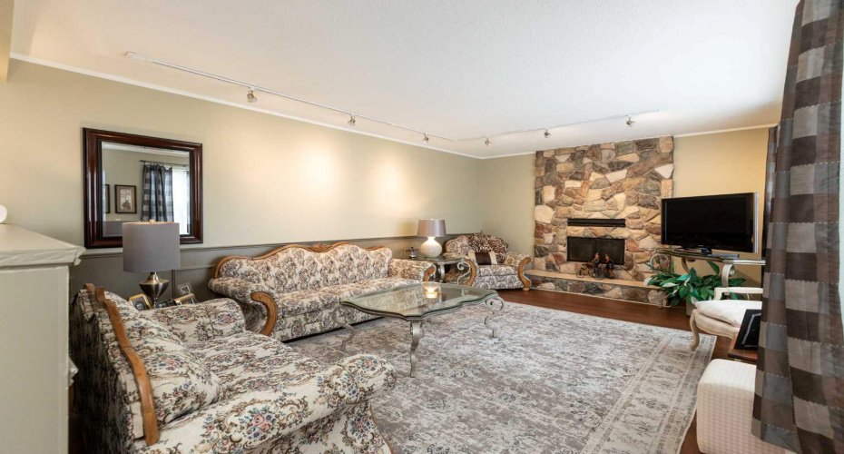 5015 35 Street, Innisfail, Alberta T4G 1H5, 3 Bedrooms Bedrooms, ,3 BathroomsBathrooms,Residential,For Sale,35,A2294580