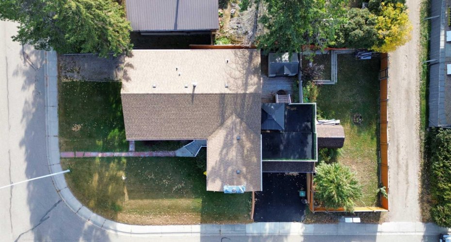 5015 35 Street, Innisfail, Alberta T4G 1H5, 3 Bedrooms Bedrooms, ,3 BathroomsBathrooms,Residential,For Sale,35,A2294580