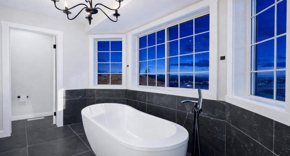 5 piece ensuite soaker tub