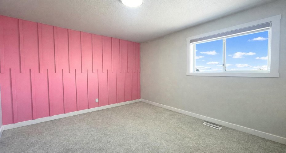 Bedroom 3 in daytime