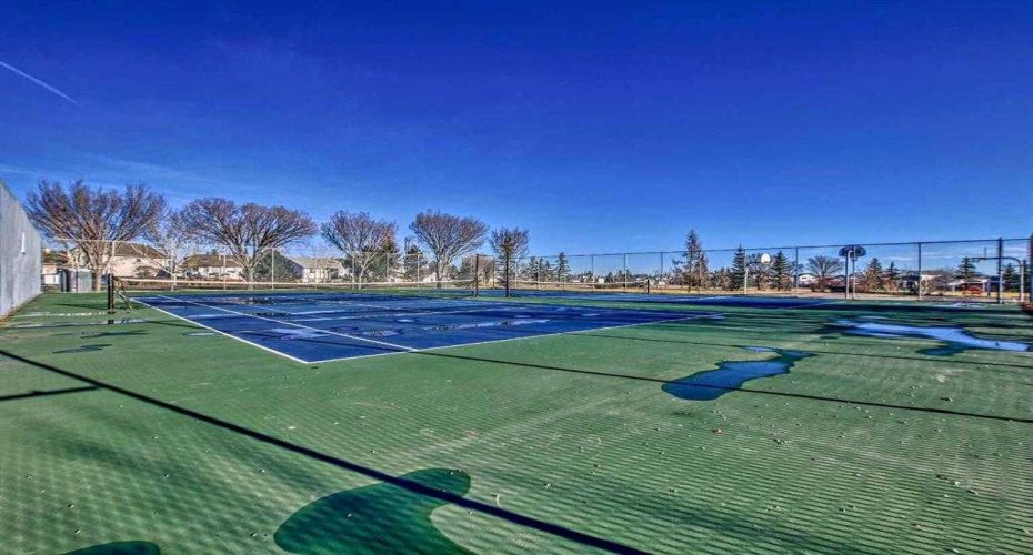 Tennis court + basketball court
