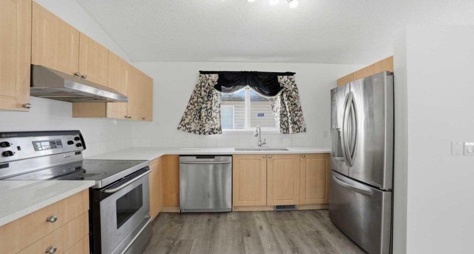 523 Martindale Drive, Calgary, Alberta T3J 4W3, 5 Bedrooms Bedrooms, ,3 BathroomsBathrooms,Residential,For Sale,Martindale,A2290909