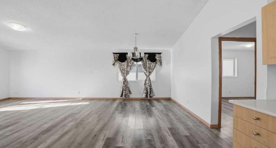 523 Martindale Drive, Calgary, Alberta T3J 4W3, 5 Bedrooms Bedrooms, ,3 BathroomsBathrooms,Residential,For Sale,Martindale,A2290909