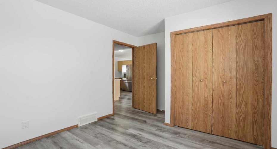 523 Martindale Drive, Calgary, Alberta T3J 4W3, 5 Bedrooms Bedrooms, ,3 BathroomsBathrooms,Residential,For Sale,Martindale,A2290909