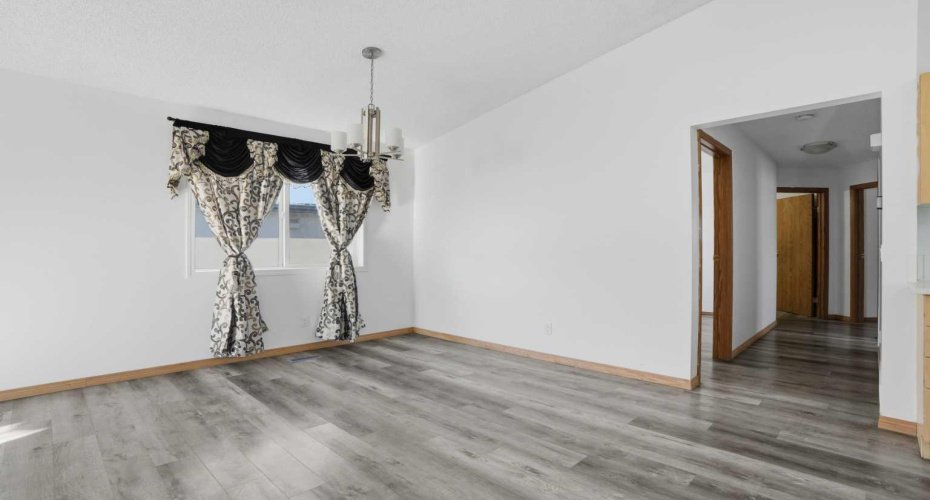 523 Martindale Drive, Calgary, Alberta T3J 4W3, 5 Bedrooms Bedrooms, ,3 BathroomsBathrooms,Residential,For Sale,Martindale,A2290909