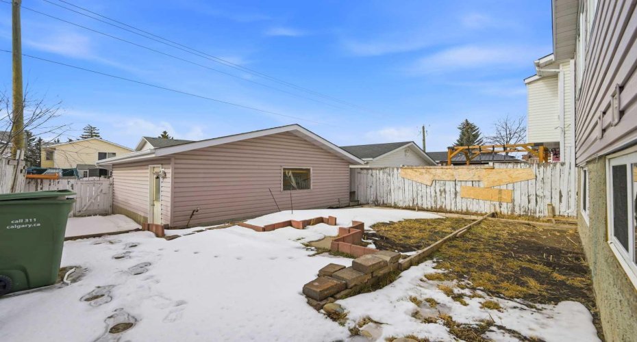 3710 Catalina Boulevard, Calgary, Alberta T1Y6W6, 4 Bedrooms Bedrooms, ,2 BathroomsBathrooms,Residential,For Sale,Catalina,A2290955