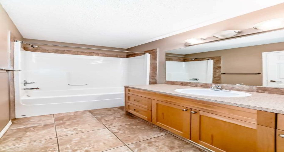 620 Luxstone Landing, Airdrie, Alberta T4B 0B5, 3 Bedrooms Bedrooms, ,3 BathroomsBathrooms,Residential,For Sale,Luxstone,A2291301