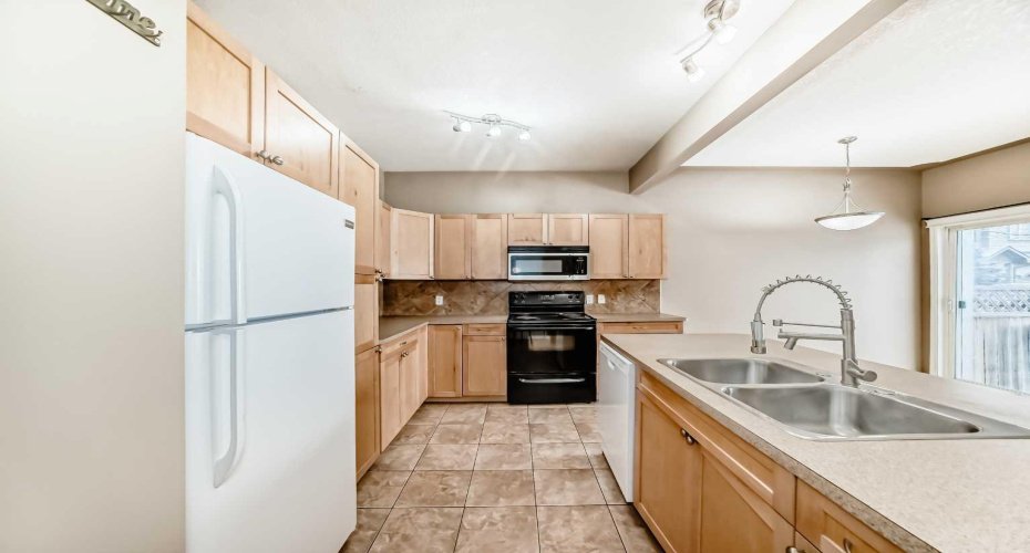 620 Luxstone Landing, Airdrie, Alberta T4B 0B5, 3 Bedrooms Bedrooms, ,3 BathroomsBathrooms,Residential,For Sale,Luxstone,A2291301