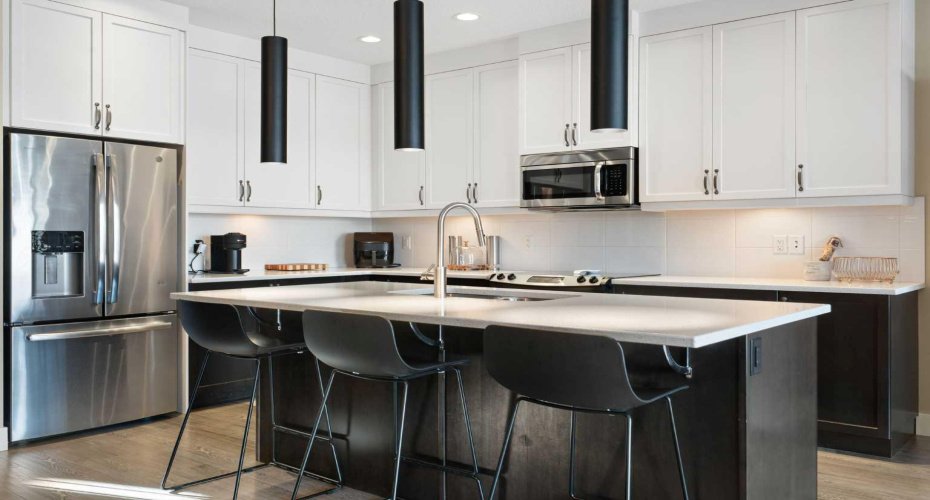 2016 35 Avenue, Calgary, Alberta T2T 2E1, 3 Bedrooms Bedrooms, ,3 BathroomsBathrooms,Residential,For Sale,35,A2291910