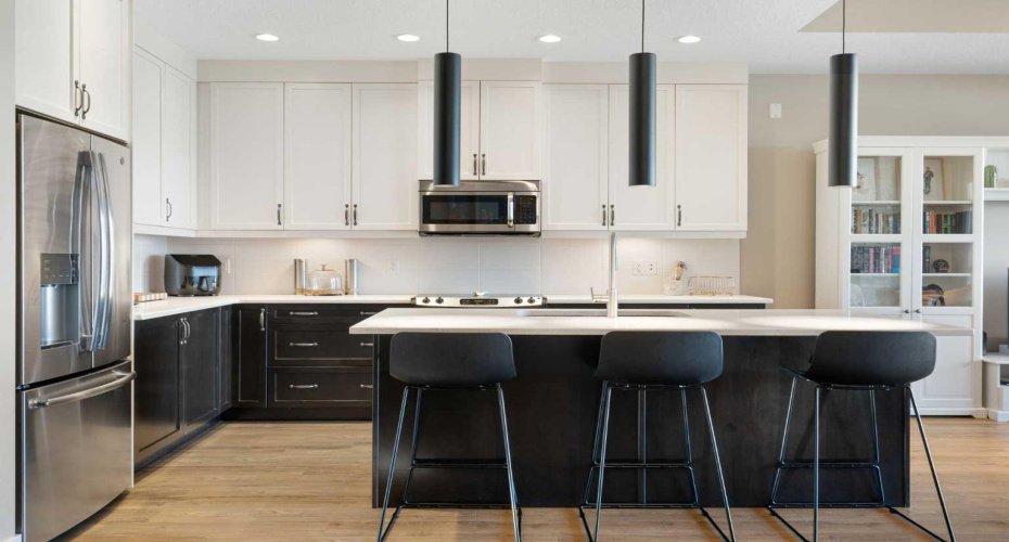 2016 35 Avenue, Calgary, Alberta T2T 2E1, 3 Bedrooms Bedrooms, ,3 BathroomsBathrooms,Residential,For Sale,35,A2291910