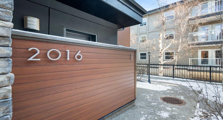 2016 35 Avenue, Calgary, Alberta T2T 2E1, 3 Bedrooms Bedrooms, ,3 BathroomsBathrooms,Residential,For Sale,35,A2291910